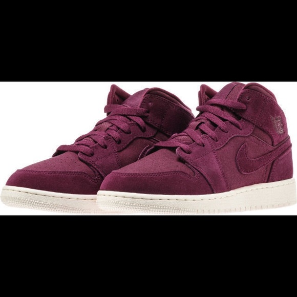 jordan retro 1 burgundy